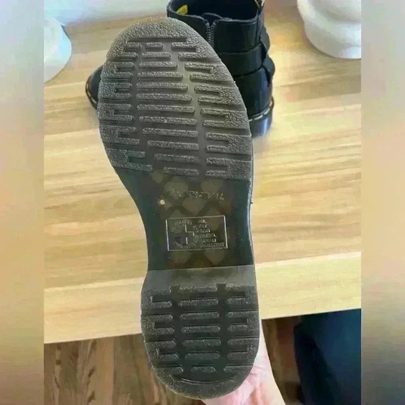 Dr. Martens JAMES UNISEX – Classic Ankle Boots – Black - Picture 10 of 10